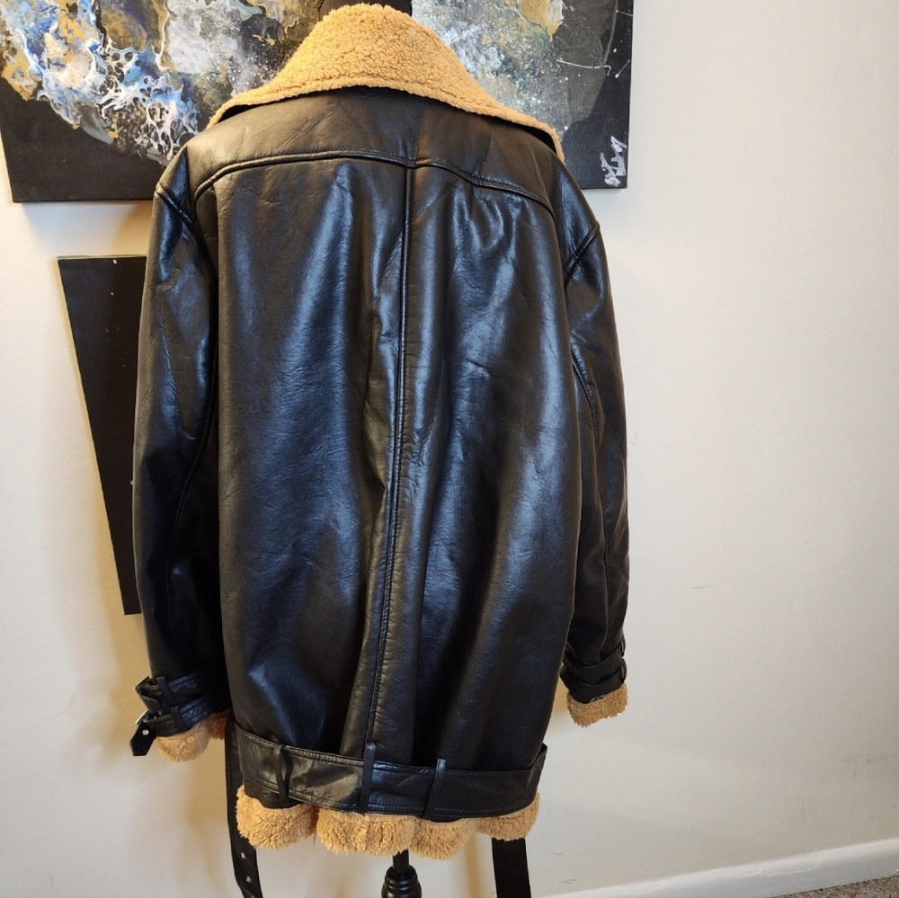 Women's Black and Tan Shearling Jacket - Picture 3 of 4